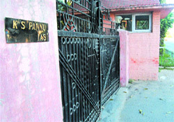 KS Pannu�s nameplate at the residence.