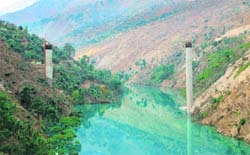 The incomplete Ganpat bridge in Pul Doda. 