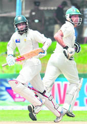 Pakistan dominated the first day of the third and final Test match with Mohammad Yousuf (L) and Khurram Manzoor.