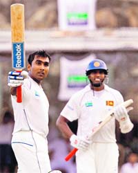 Mahela Jayawardene celebrates hsi century