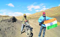 Jaibir Singh Virk from Kurukshetra and Charankamal Singh of Jagroan in Ludhiana on way to Tasigang from Gette village.