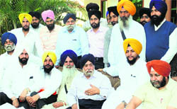 Paramjit Singh Sarna with office-bearers of the SAD (Delhi) in Ludhiana
