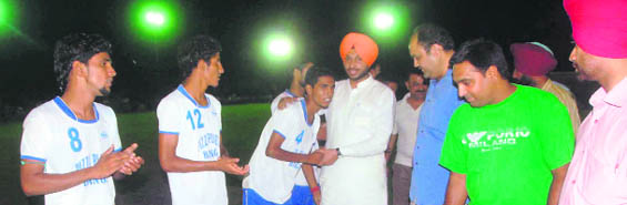 MP Ravneet Singh Bittu with one of the teams in Mahilpur on Sunday.