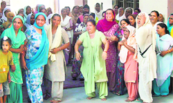 Wailing relatives of the children who were killed in an accident at Sonepat