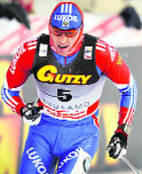 Russia's Alexander Legkov skis to win the men's 15km freestyle cross country of the FIS World Cup in Ruka on Sunday.