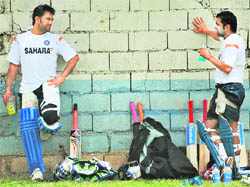 MS Dhoni (L) and Gautam Gambhir