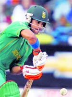 SA batsman JP Duminy plays a shot during his unbeaten knock of 71 in the fourth ODI in Port Elizabeth on Friday.