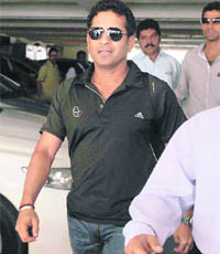 Sachin Tendulkar leaves the Board of Control for Cricket in India (BCCI) head office in Mumbai on Friday.
