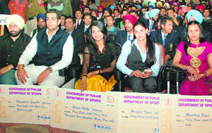Ronjan Sodhi, Manavjit Sandhu, Heena Sidhu, Manjeet Kaur and Mandeep Kaur at the awards function organised by the Punjab Government at the Shivalik Public School in Mohali on Friday.