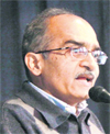 Prashant Bhushan delivers a lecture on corruption at Desh Bhagat Yadgaar Hall in Jalandhar