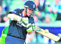 England wicketkeeper Steven Davies publicly announced on Monday that he is gay.