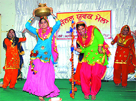 Girls performs Gidha during the zonal youth festival held at Teachers� Home in Bathinda on Saturday.