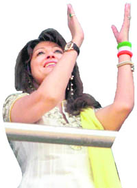 Sunanda Pushkar cheers Team India at the Wankhede
