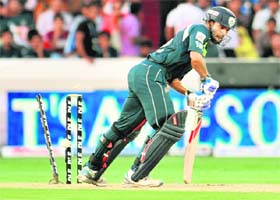 Deccan Chargers� Shikar Dhawan is bowled by Mumbai Indians� Lasith Malinga