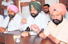 (L-R) Congress MLAs Makhan Singh, Gurpreet Singh Kangar and Ajaib Singh in Bathinda