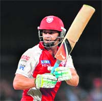 Kings XI skipper Adam Gilchrist will need to ensure that his team continue their winning run as they take on the Delhi Daredevils.