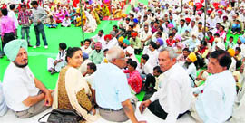 AB Bardhan, national general secretary of the CPI with other leaders at a rally in Mansa.