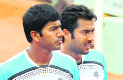 Rohan Bopanna (L) and Qureshi