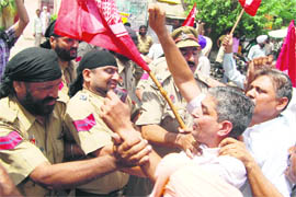 Police arrests leaders and workers of Left parties in Amritsar. 