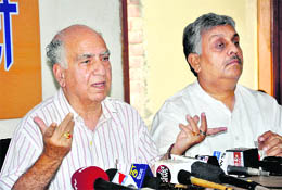 Shanta Kumar and Tikshan Sud at a press conference in Chandigarh on Friday
