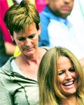 Andy Murray's mother Judy Murray (L) and girlfriend Kim Sears during his semifinal against Rafael Nadal on Friday