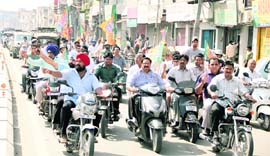 SAD-BJP activists take out a rally in Jalandhar
