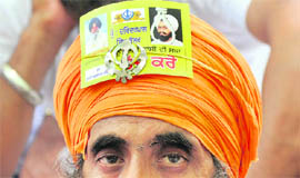 An activist of the SAD (A) on a protest dharna against the death sentence to Devinderpal S Bhullar in New Delhi.