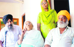Family members of Daler Singh narrate their tale of woes. Daler was killed when a jet fighter crashed on him.