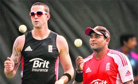 England�s Kevin Pietersen (L) and Samit Patel during a practice session in Hyderabad on Thursday. 