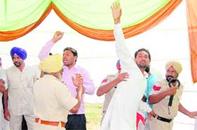 �We want jobs�: Unemployed linemen protest in Lambi on Sunday