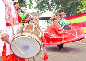 Artistes perform folk dance on the inaugural day of the 10-day craft mela in Patiala on Tuesday