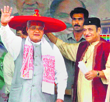 Bhupen Hazarika with former Prime Minister AB Vajpayee at a function in Guwahati in 2004