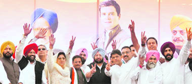 Capt Amarinder Singh, Rajinder Kaur Bhattal, Manish Tewari, GS Charak and other Congress leaders at the party�s rally in Ludhiana on Saturday; (right below) �gutkha� sachets lie strewn near the rally venue in Samrala. 