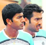 Aisam-ul-haq Qureshi (L) and Rohan Bopanna
