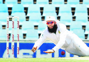 South Africa�s Hashim Amla misses the ball as he attempts to run out Mahela Jayawardene (not pictured) in Centurion on Thursday. 