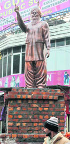 Former SAD minister Sardara Singh Kohli�s statue in Patiala. 