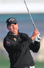 Jeev Milkha Singh in action in the Dubai Desert Classic on Friday.  Jeev shot 73 in the 2nd round. 