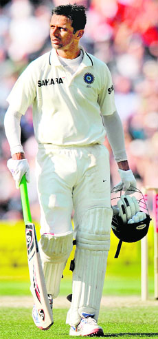Dravid carried himself in an exemplary way both on and off the field. His name never figured in any controversy 
