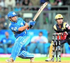 Sachin Tendulkar (L) will lead Mumbai�s batting lineup against Chennai Super Kings.