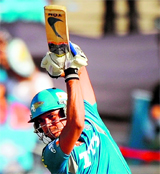 Manish Pandey and Robin Uthappa resurrected the Pune Warriors� innings after two wickets fell with just one run on the board.