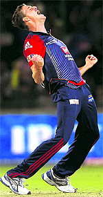 Morne Morkel bowled a sensational penultimate over to turn a straightforward chase from Rajasthan Royals on its head and snatch victory for Delhi