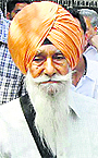 A shattered Tarlochan Singh, Kulwinder Singh�s fatherfather Tribune photos