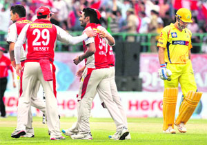 MS Dhoni walks back to the pavilion after his dismissal