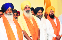 Deputy CM Sukhbir Badal welcomes SAD (Amritsar) leaders into the Akali Dal in Chandigarh. Tribune photo: Pradeep Tewari