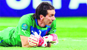 Gianluigi Buffon looks on after Fernando Torres scored the third goal on Sunday