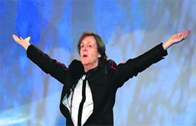 Paul McCartney  sings