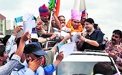 Ace shooter Gagan Narang signs autographs for fans in Faridabad on Thursday