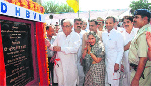 Chief Minister Bhupinder Singh Hooda lays the foundation stone of a 33 KV power substation at Hisar.