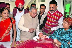 Punjab Health Minister Madan Mohan Mittal during his visit to Mata Kaushalya Hospital in Patiala on Tuesday