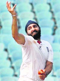 Andy Flower admitted that Monty Panesar should have played the first Test